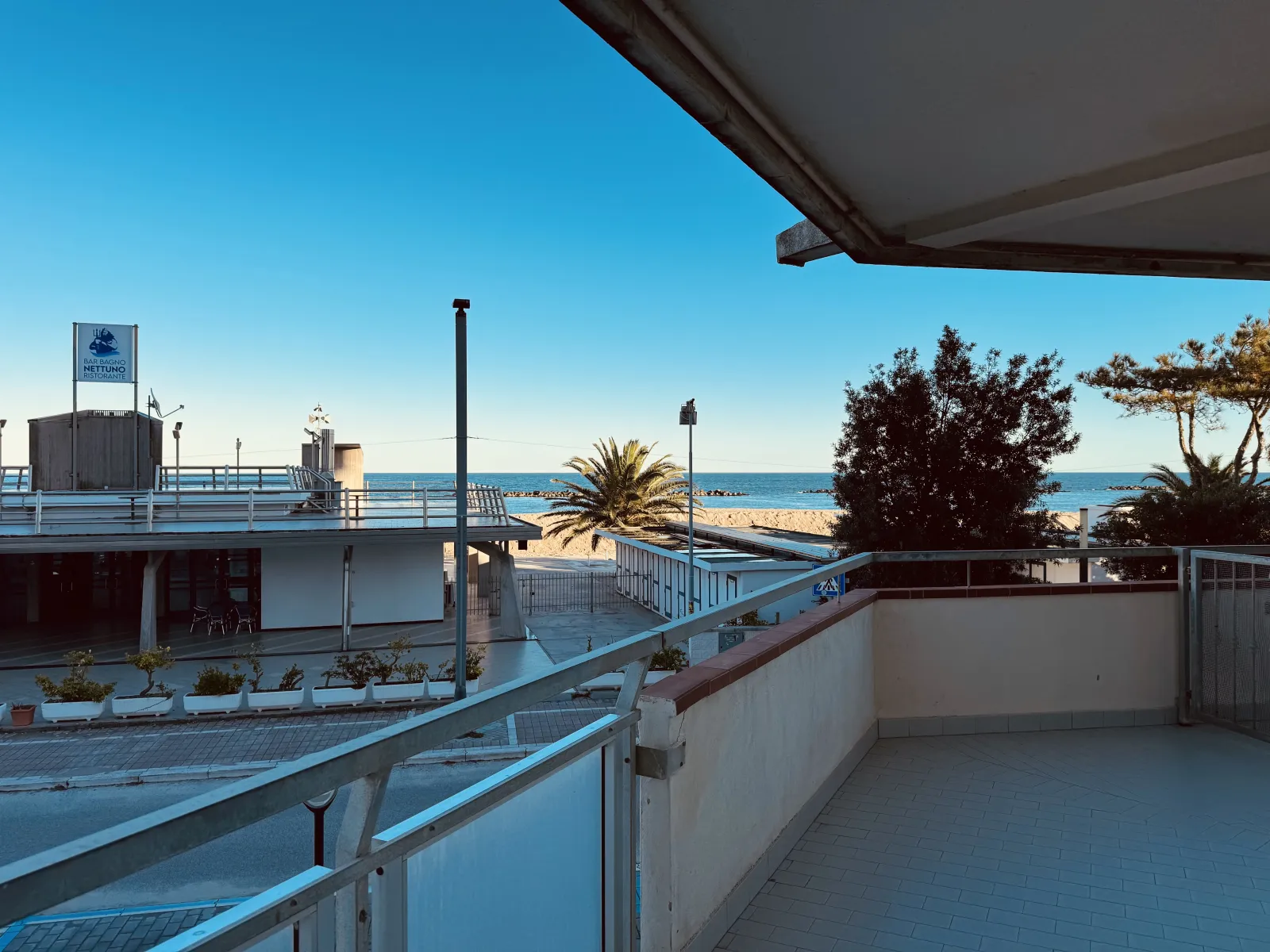 Appartamento trilocale fronte mare in vendita a Lido di Pomposa con vista panoramica