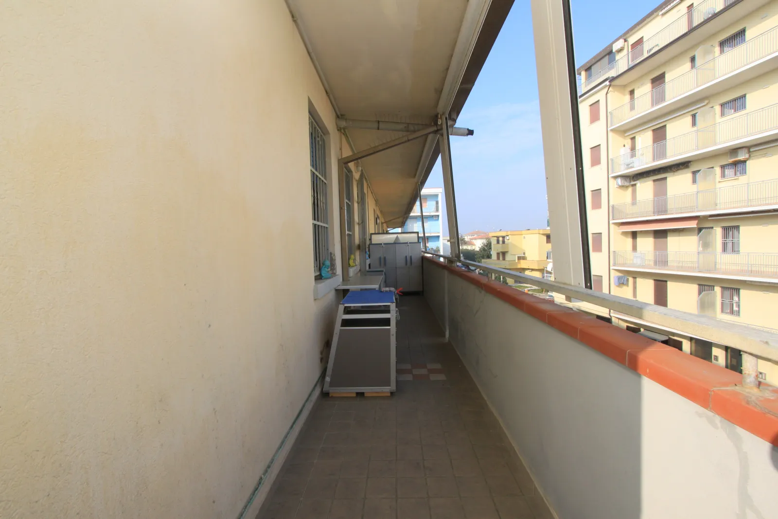 Trilocale fronte mare in vendita
