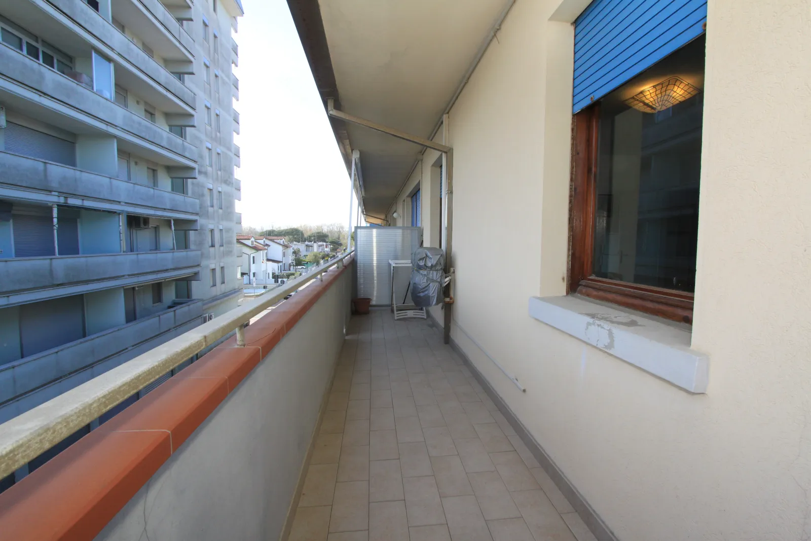 Appartamento quadrilocale fronte mare in vendita a Lido di Pomposa con mansarda, piscina e posto auto