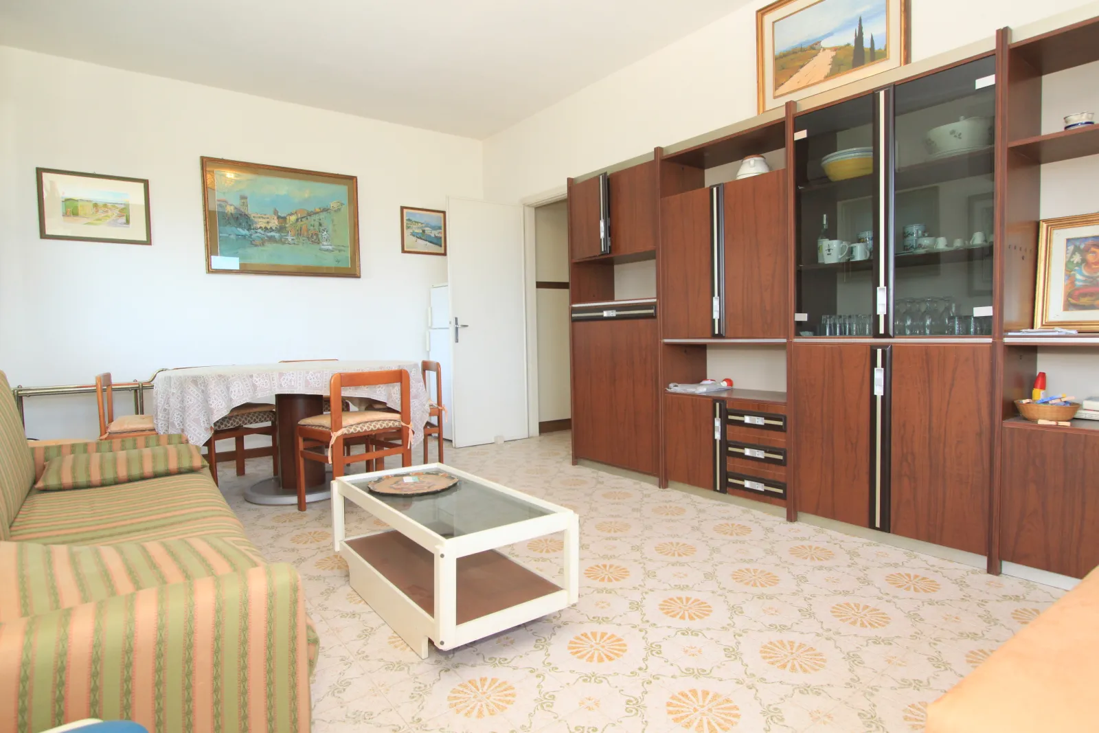Appartamento quadrilocale fronte mare in vendita a Lido di Pomposa con mansarda, piscina e posto auto