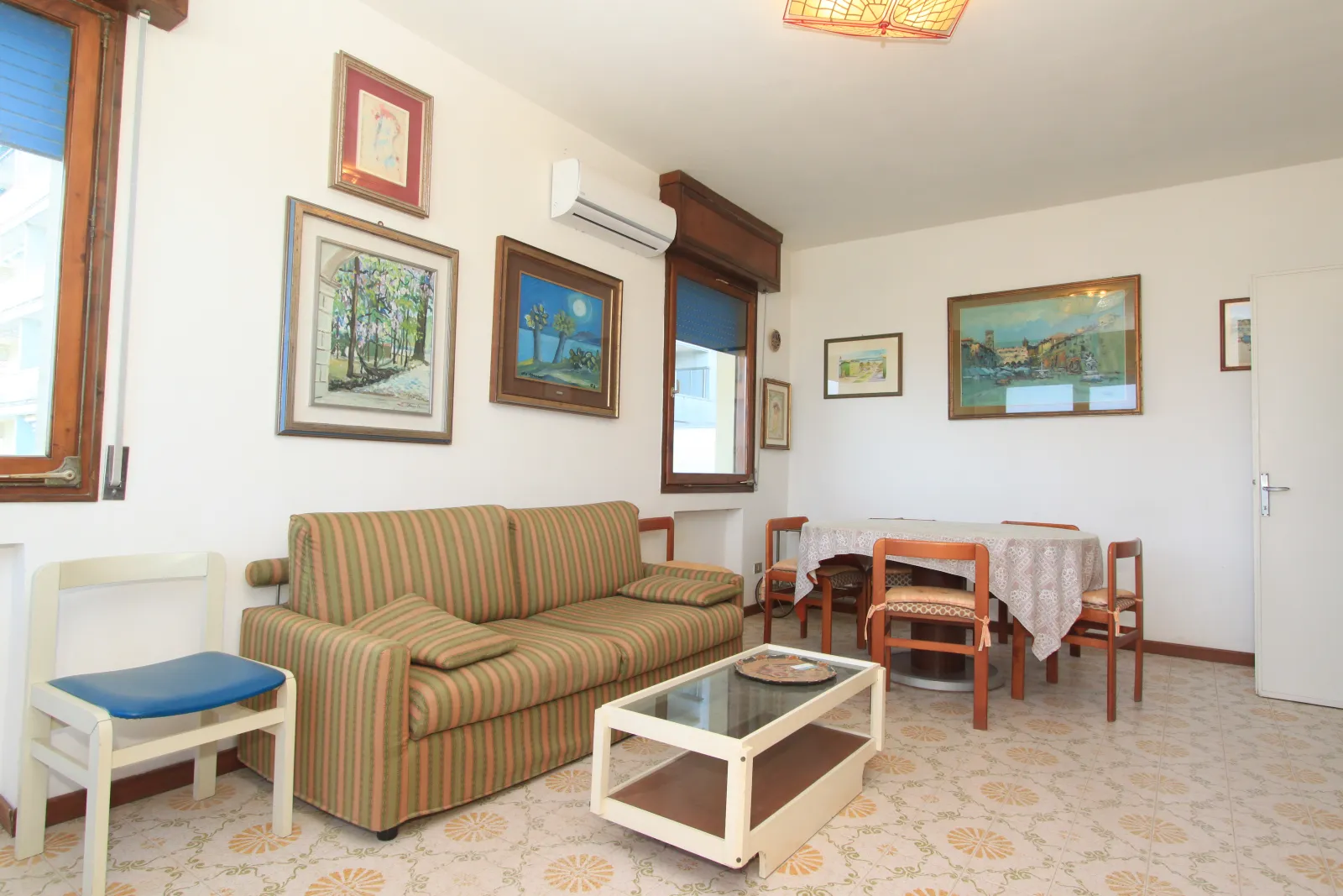 Appartamento quadrilocale fronte mare in vendita a Lido di Pomposa con mansarda, piscina e posto auto