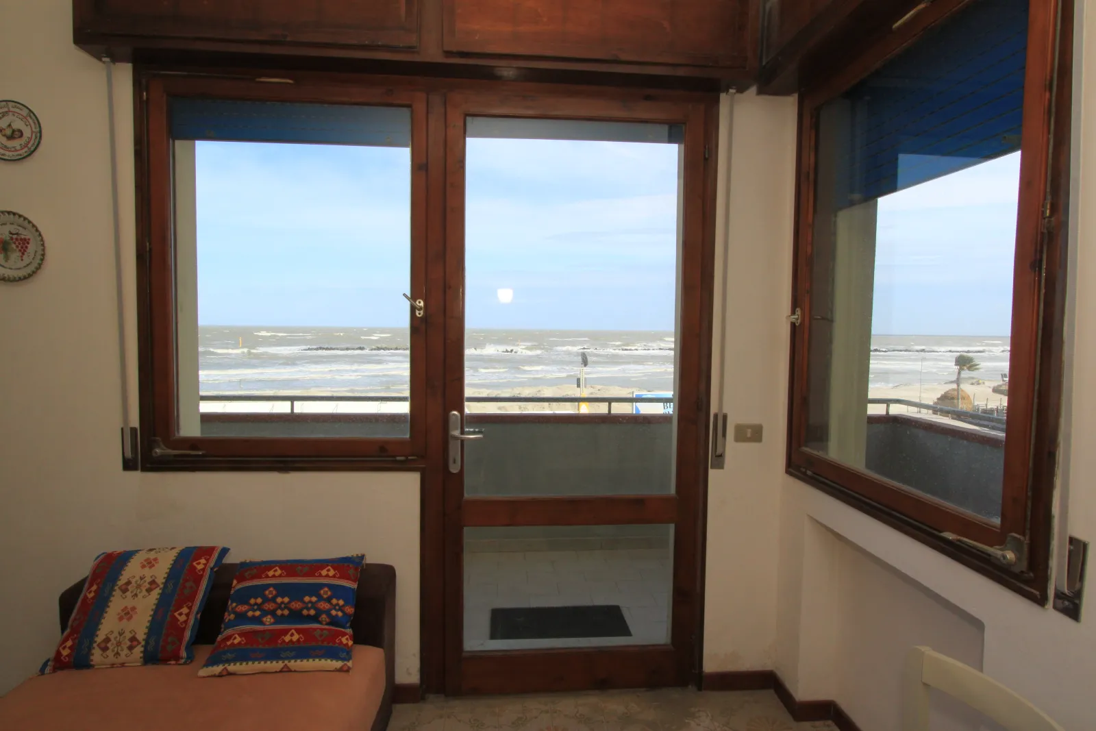 Appartamento quadrilocale fronte mare in vendita a Lido di Pomposa con mansarda, piscina e posto auto