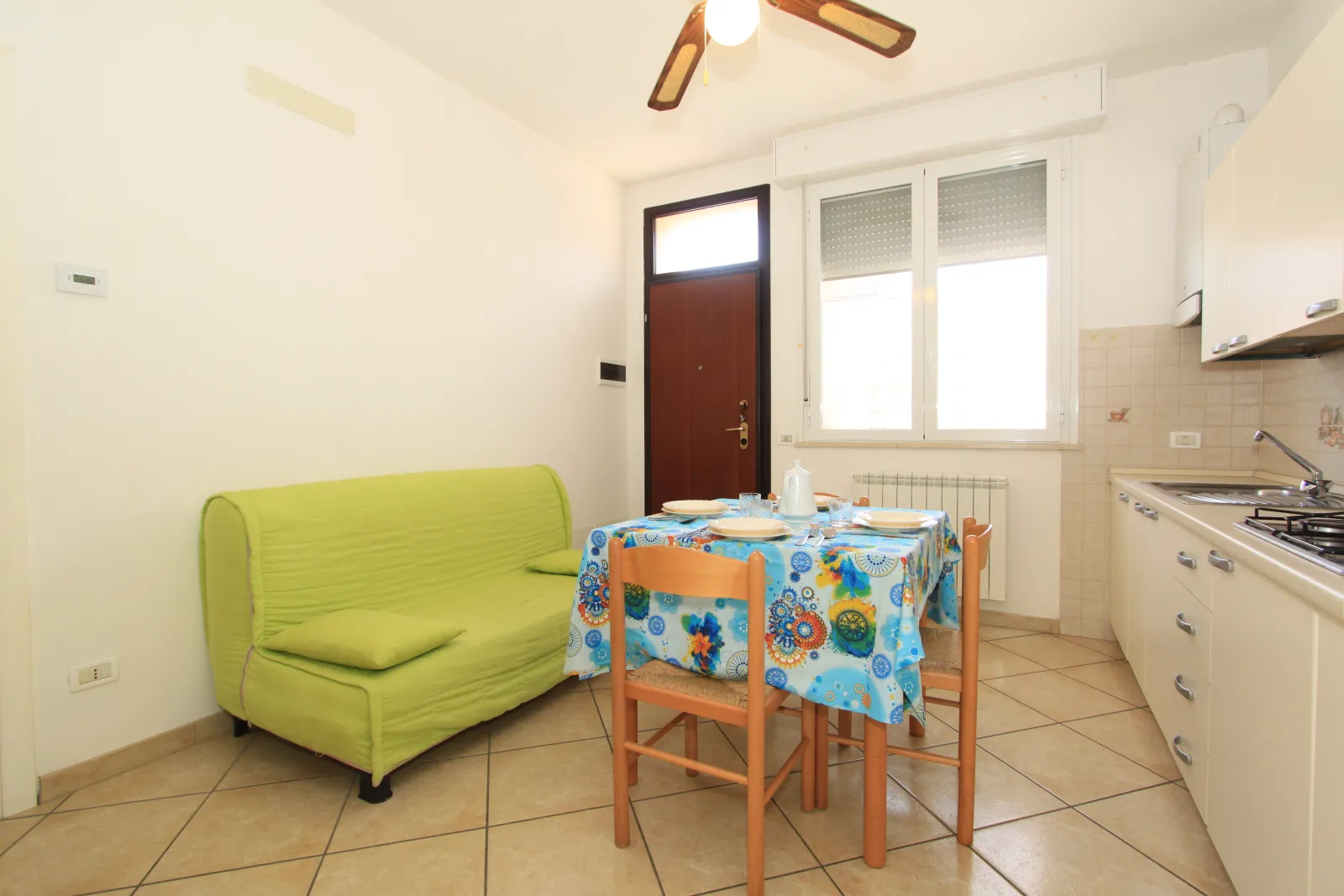 Last minute appartamento trilocale a pochi passi dal mare