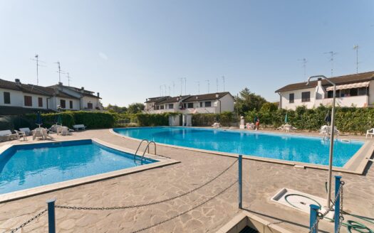 Villetta in vendita a Lido degli Scacchi in residence con piscine